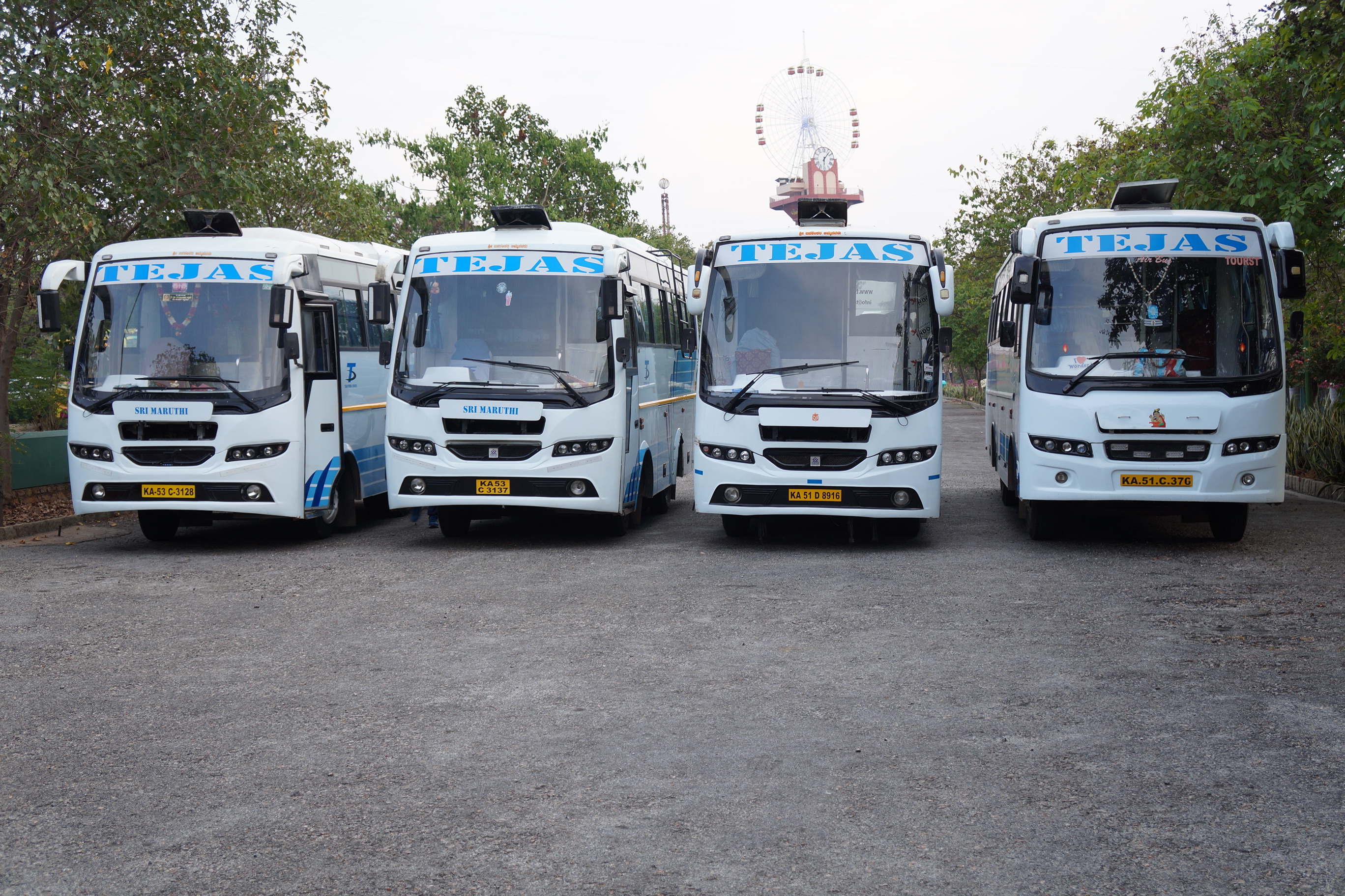 How to Find the Best Mini Bus Rental Deals & Discounts? A Complete Checklist